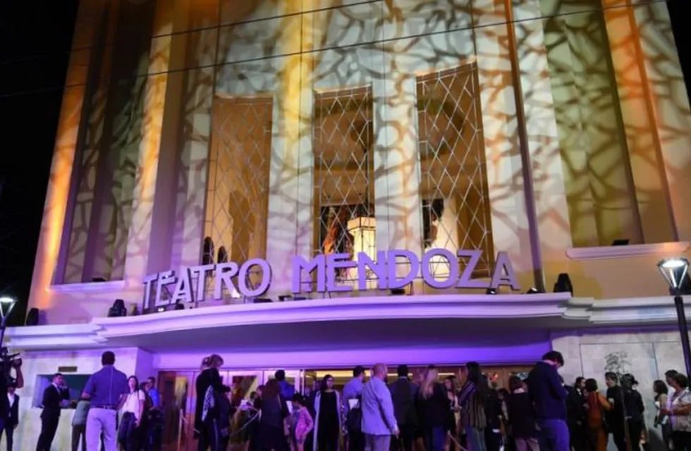 Inauguración del Teatro Mendoza