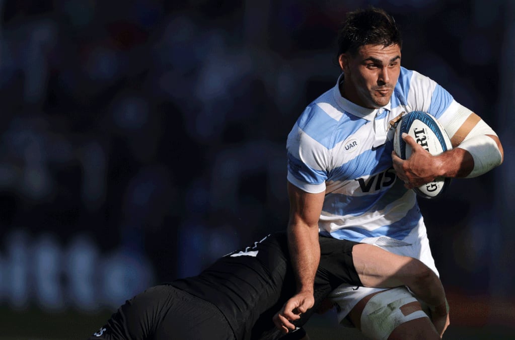 Pablo Matera cuida la guinda en un primer partido complicado para Argentina en el Rugby Championship. (AP)