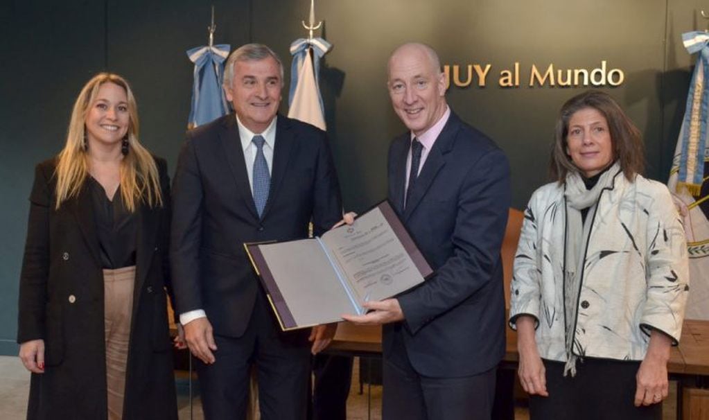 El embajador Mark Andrew Geoffrey Kent fue declarado "huésped de honor" durante su visita a Jujuy.