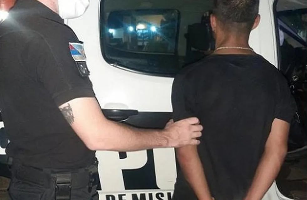 Efectivos policiales recuperaron un automóvil robado en Bernardo de Irigoyen.