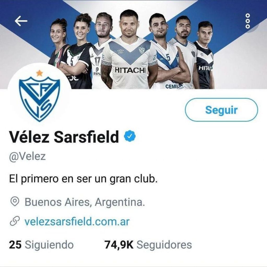 El Twitter de Vélez antes, con la foto de Zárate