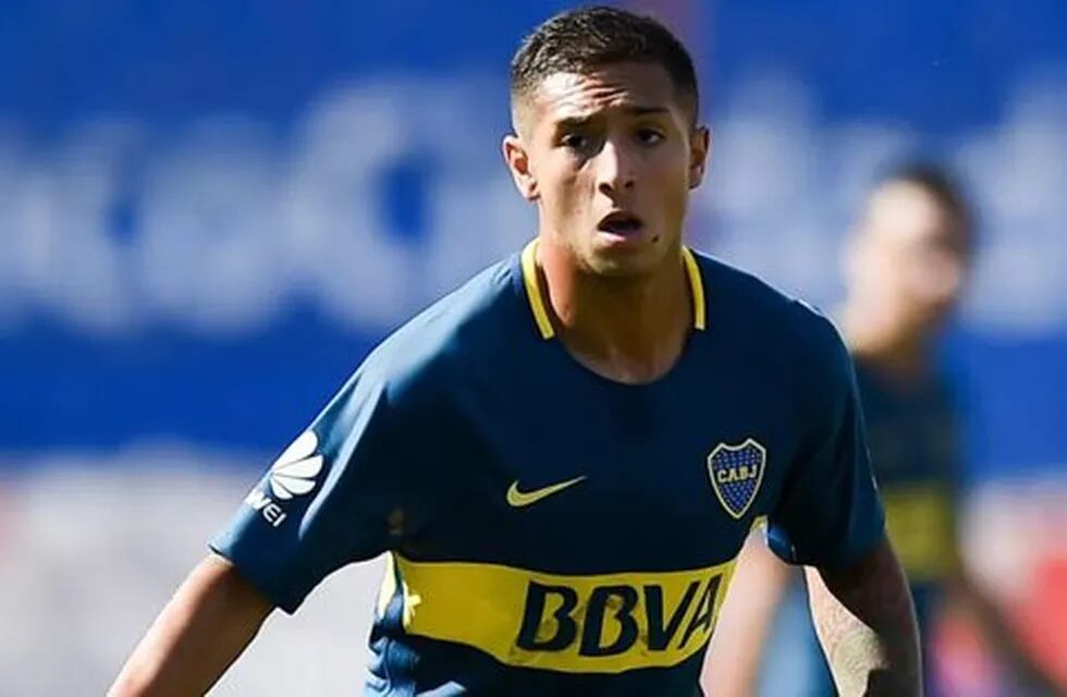 El juvenil de Boca fue reemplazado en el banco por Bebelo Reynoso.