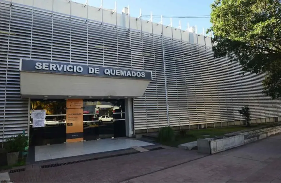 El sujeto fue trasladado al Instituto del Quemado de la ciudad de Córdoba.