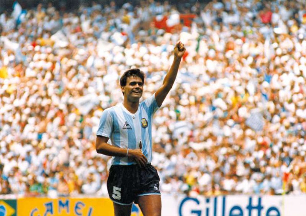 La icónica imagen del "Tata" Brown en la final de la Copa del Mundo 1986.