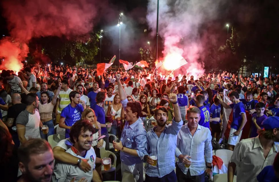 Los hinchas italianos festejaron la obtención de la Eurocopa.