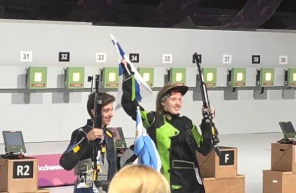 Facundo Firmapaz, bronce olímpico en tiro deportivo junto a la finlandesa Kemmpi.