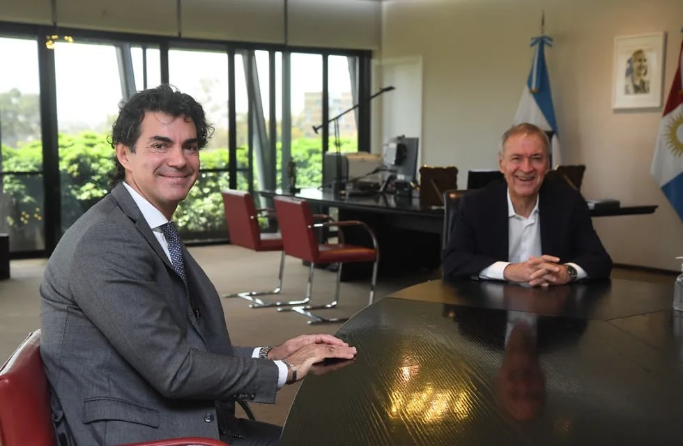 Centro Cívico: Juan Manuel Urtubey con el gobernador Juan Schiaretti. (@gobdecordoba)