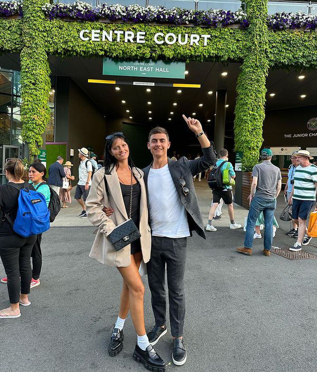 Paulo Dybala y Oriana Sabatini disfrutando en Wimbledon.