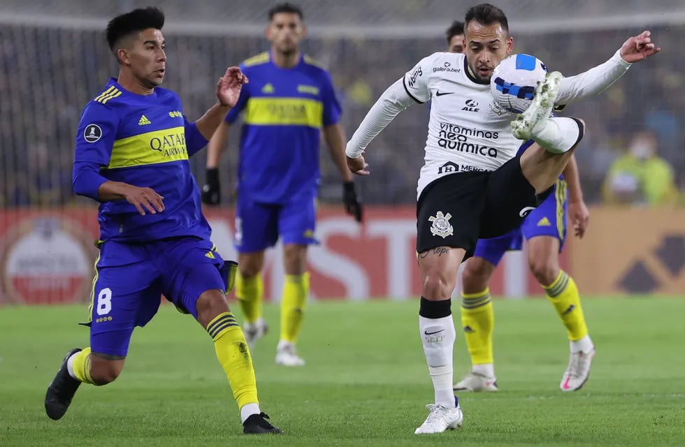 Se calentó el partido entre Boca y Corinthians.