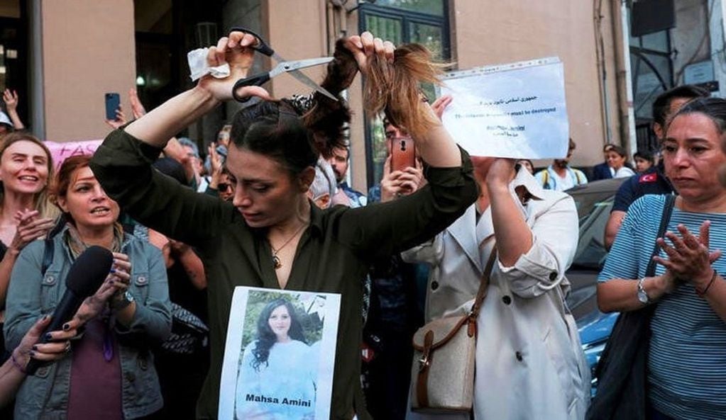 Las protestas en Irán se desataron tras la muerte de Mahsa Amini.