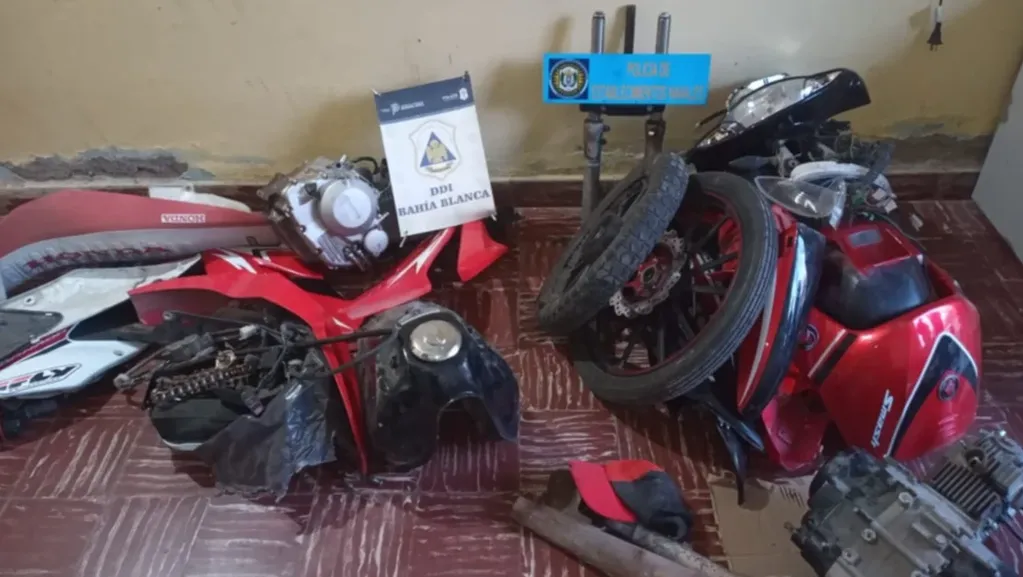 Punta Alta: allanan una vivienda y encuentran decenas de partes de motos