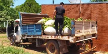 Secuestran camión con raídos de yerba robada en Campo Grande