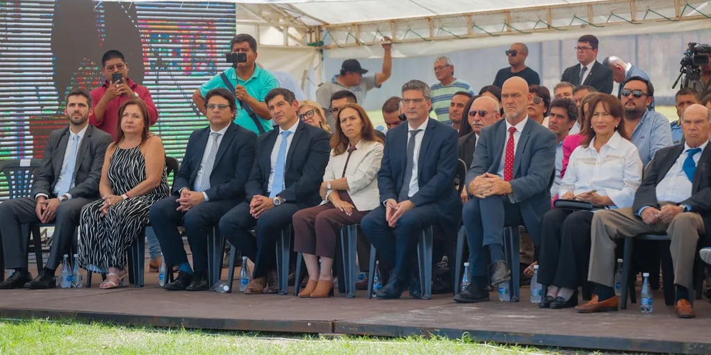 Los integrantes de la Corte Suprema de Justicia de Jujuy y funcionarios del Poder Judicial, invitados especiales en el acto inaugural en Chalicán.
