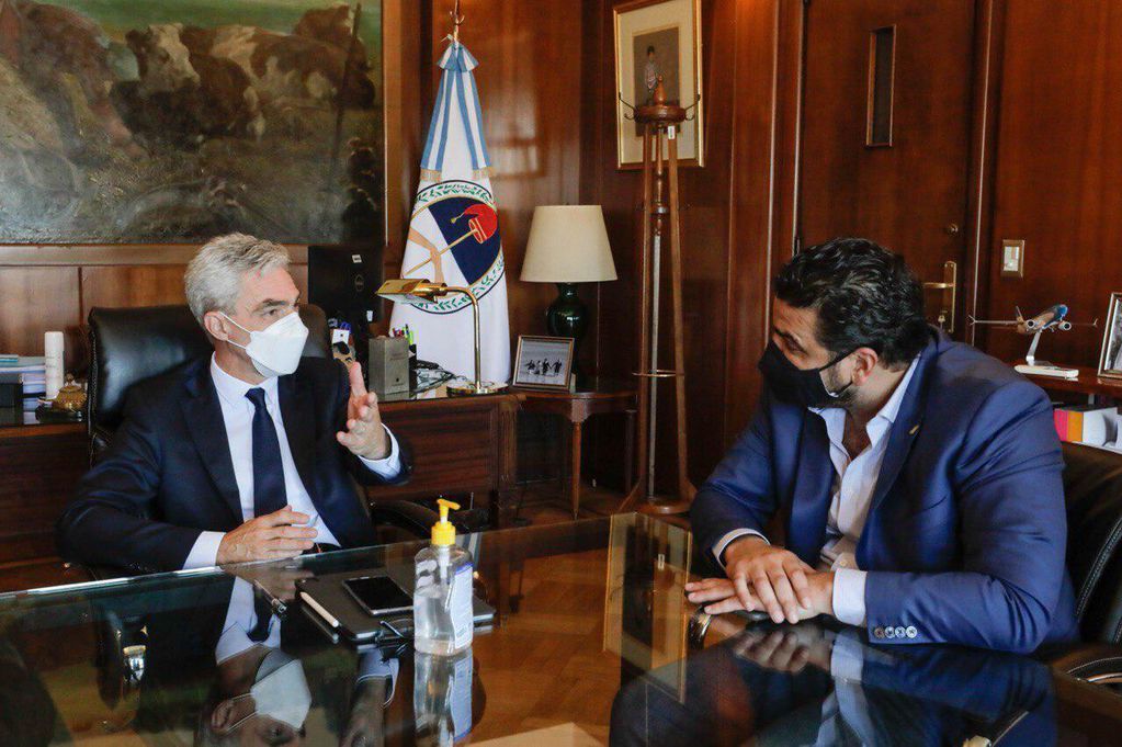 El Intendente se reunió con el Ministro de Transporte Mario Meoni para analizar los beneficios de la nueva terminal de ómnibus.