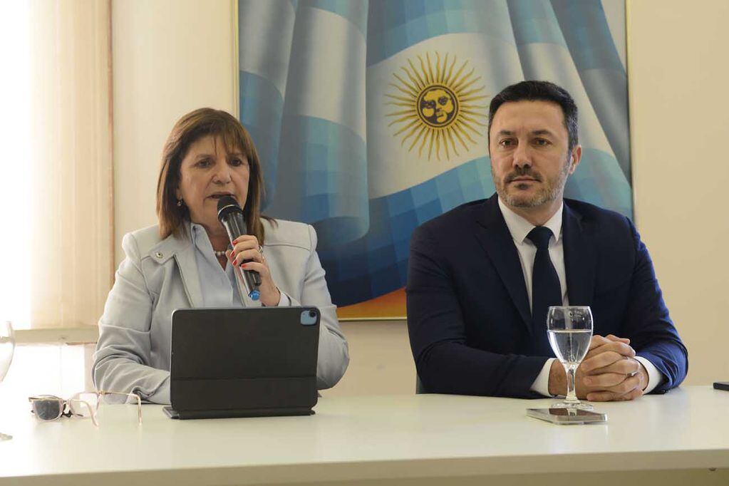 Conferencia de prensa de Patricia Bullrich y Luis Petri. Foto: Clarín
