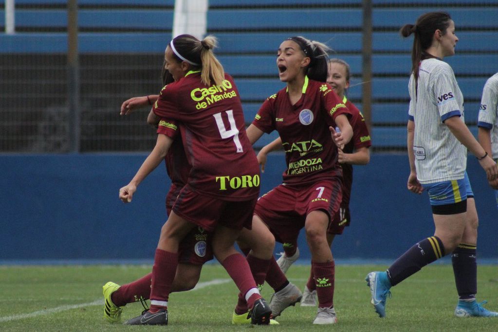 El plantel femenino de Godoy Cruz jugará las instancias finales de la Copa Federal.