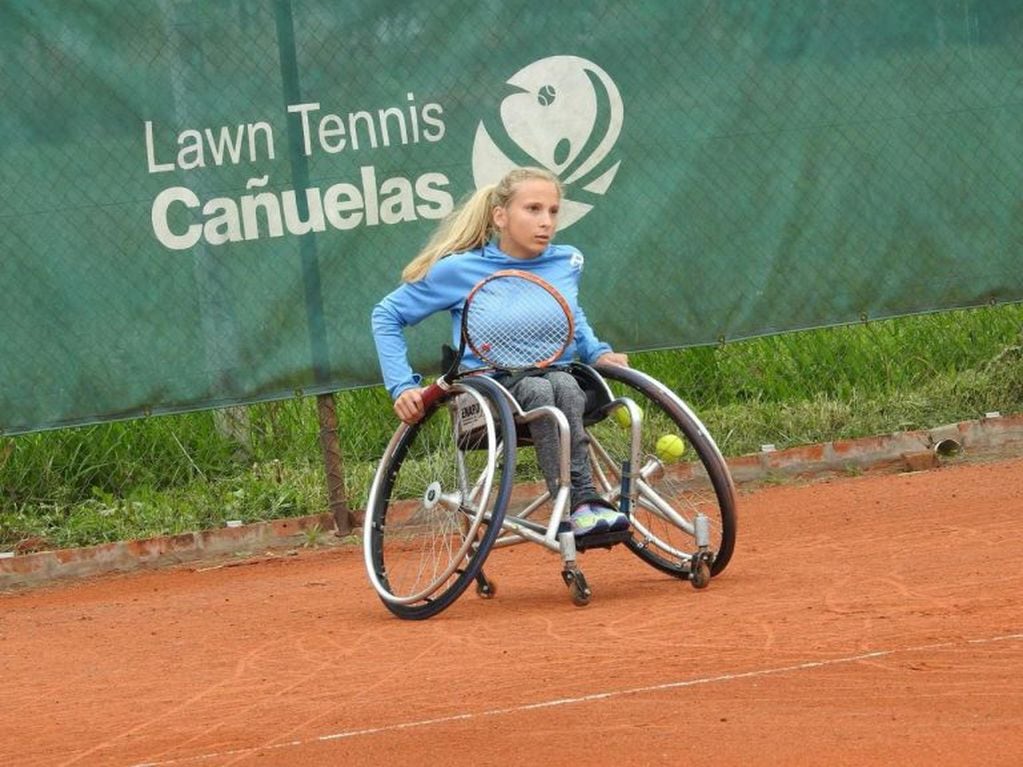 Nicole comenzó a jugar al tenis a los seis años y fue su papá, Martín, quien la llevó a descubrir ese deporte.