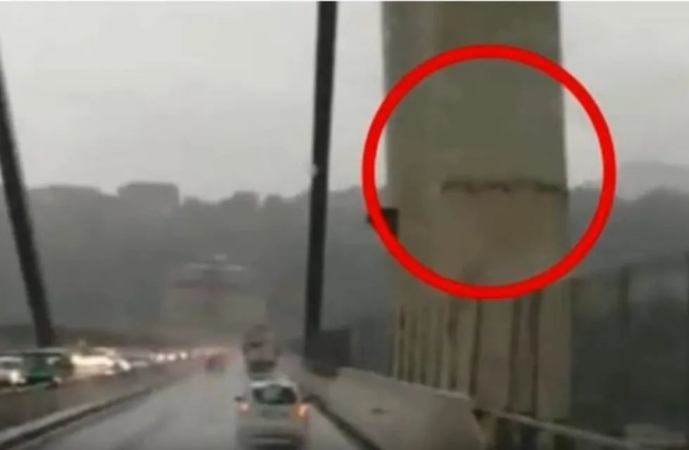 PUENTE MORANDI: La enorme grieta que mostraba el puente minutos antes de su caída (Captura video).