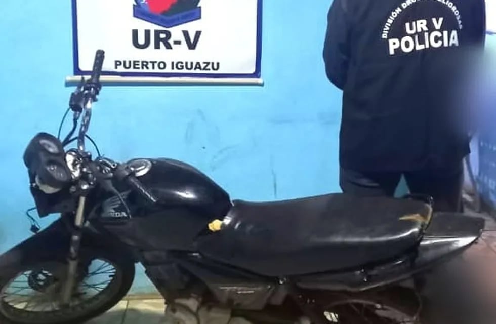 Recuperan motocicleta sustraída en Puerto Iguazú.