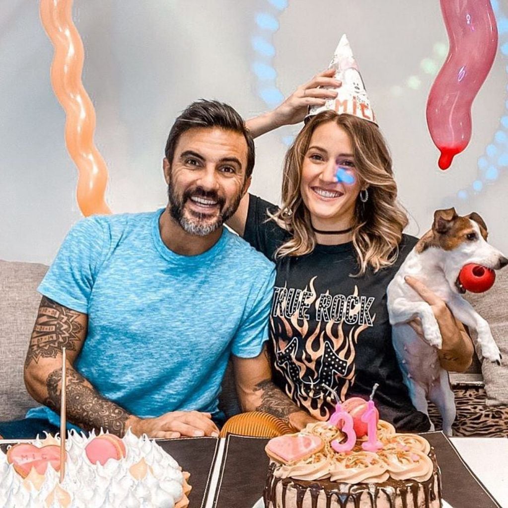 Fabián Cubero y Mica Viciconte, festejando el cumpleaños.