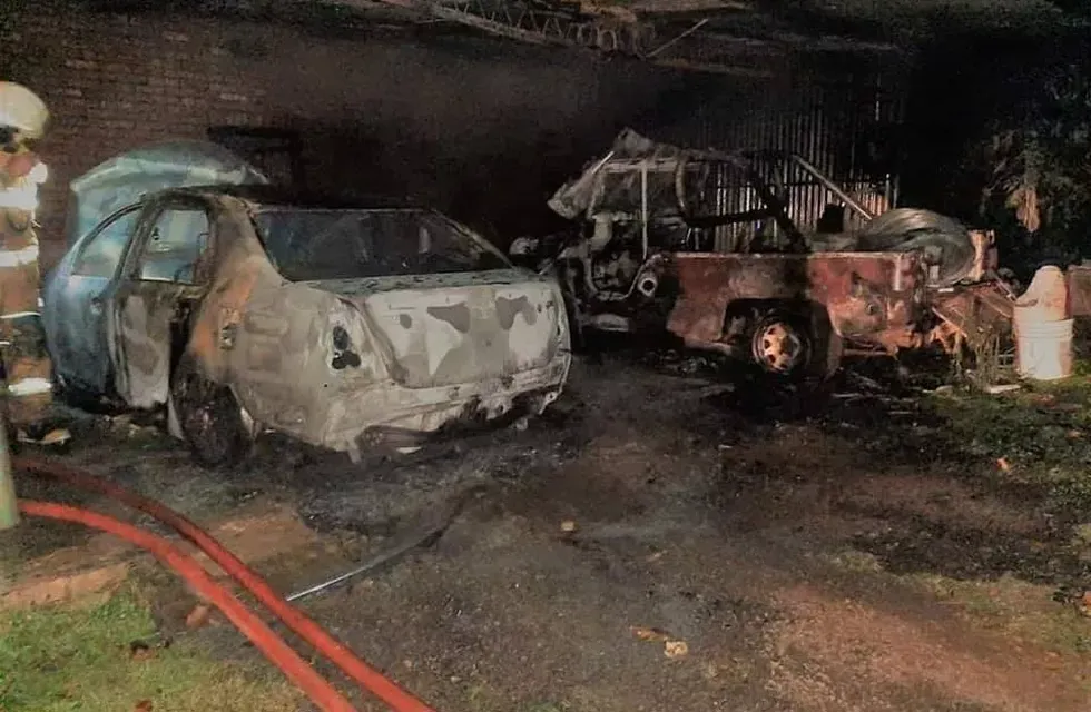 Se incendió una vivienda en Puerto Rico y dos vehículos se calcinaron.