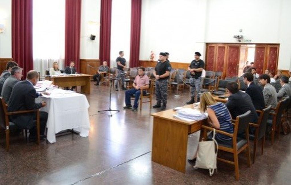 El tribunal de la Octava Cámara del Crimen, escuchó el testimonio de 7 testigos y un perito de parte, propuesto por la empresa TurBus, cuyo relato complicó al imputado, Francisco Sanhueza.