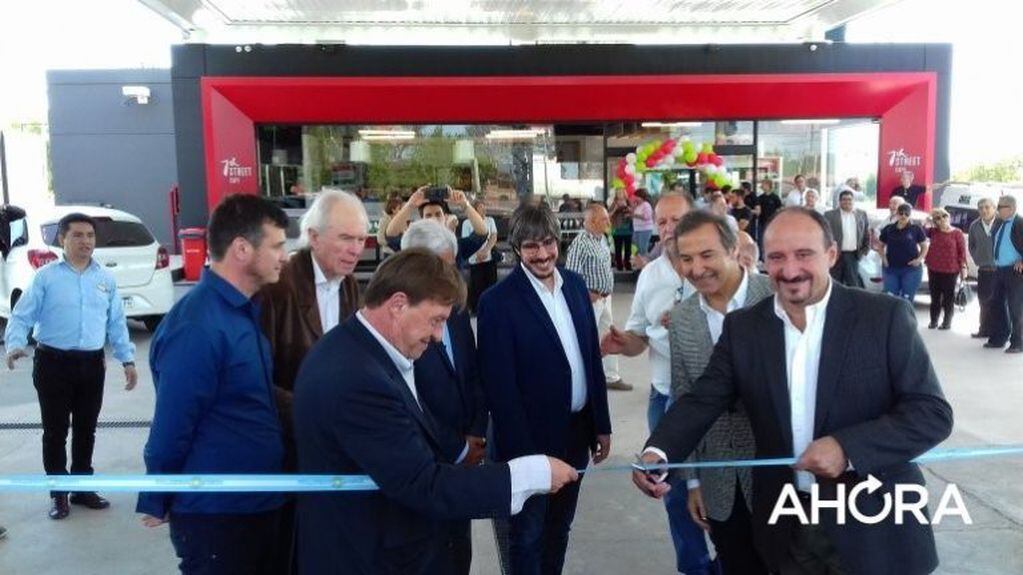 Inauguraron una nueva estación de servicios en Paraná. Foto: Ahora