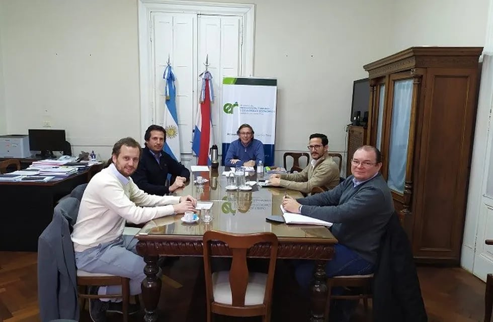 Reunión de la Capper junto a autoridades de la provincia de Entre Ríos.