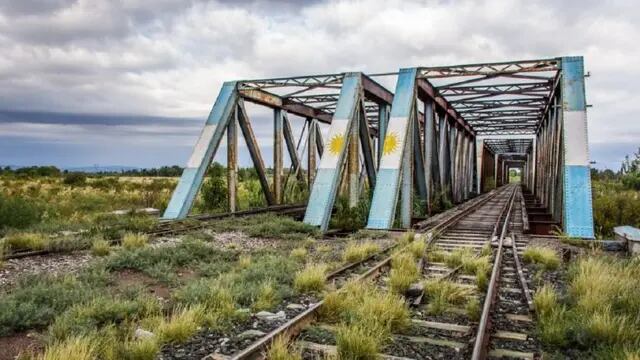 Ferrocarril vuelte a Mendoza. San Martín. Santa Rosa