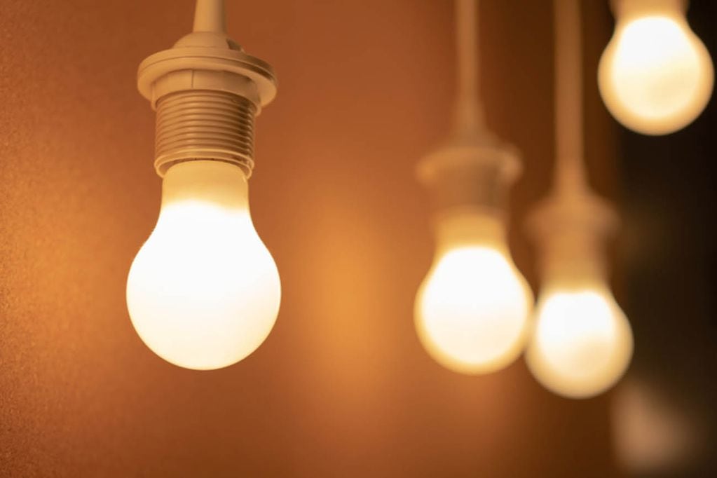 Las lampara LED reducen el uso de agua para la generación de electricidad.