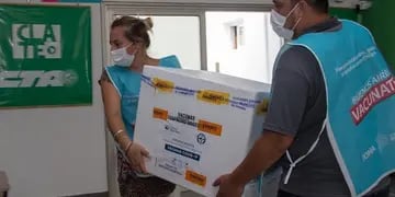 Llegaron 1.200 dosis de la vacuna china Sinopharm a Azul
