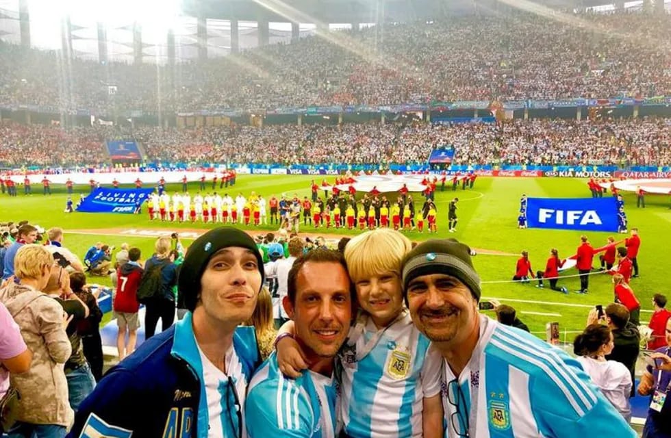 Alexander, el niño argentino de 5 años que viajó al Mundial y sueña con conocer a Lionel Messi.