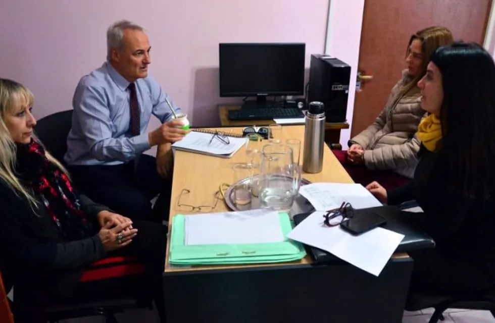 La reunión se relalizó en la Secretaríade Trabajo de la provincia. Foto: Marcelo Ochoa.