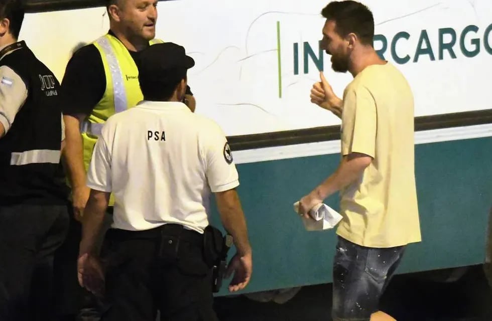 Lionel Messi viajó desde el Aeropuerto Internacional Rosario "Islas Malvinas" (AIR) hacia Francia tras el Mundial de Qatar 2022.