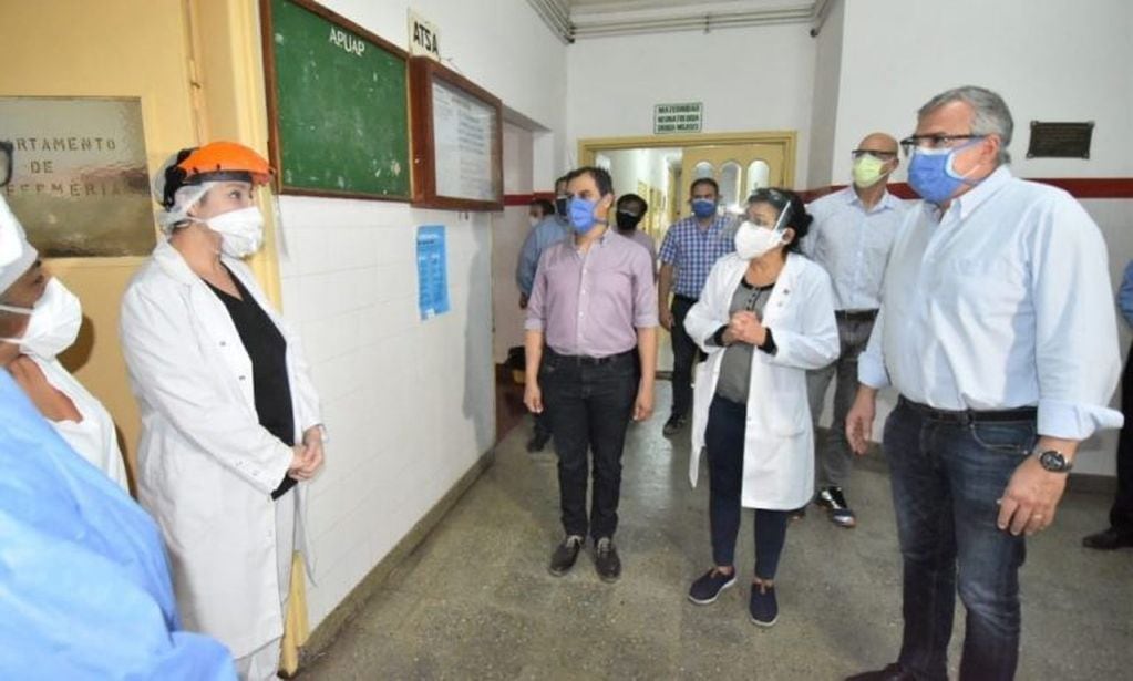 El gobernador Gerardo Morales visitó el hospital “Oscar Orías”, nosocomio de referencia en la región en la lucha contra el coronavirus