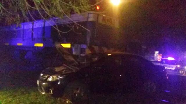 Tren arrolla a un auto en Villa María