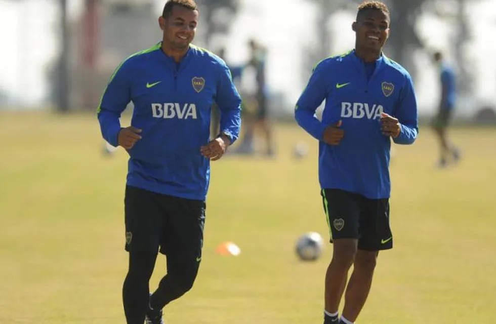 Edwin Cardona y Wilmar Barrios, en pleno entrenamiento. (Foto: Clarín/JORGE SANCHEZ)