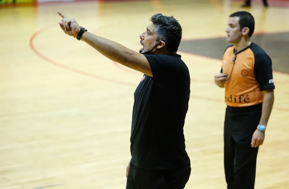 Lucas Victoriano, entrenador de Instituto, sigue una temporada más (Leandro Gómez / Prensa Instituto).