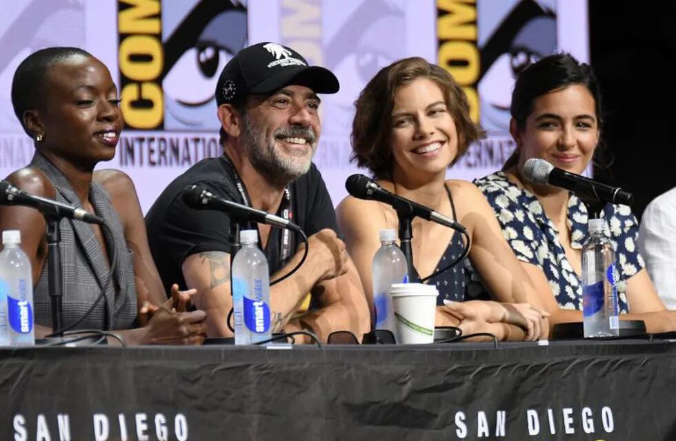 Danai Gurira, from left, Jeffrey Dean Morgan, Lauren Cohan, and Alanna Masterson attend \