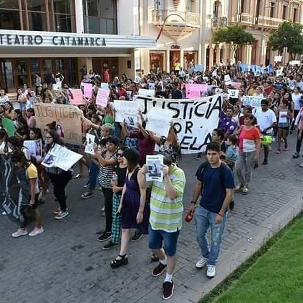 Marcha pidiendo justicia por Micaela Gordillo en Catamarca.