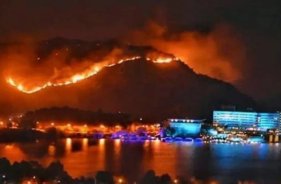 Incendio en El Volcán y Potrero de los Funes en San Luis.