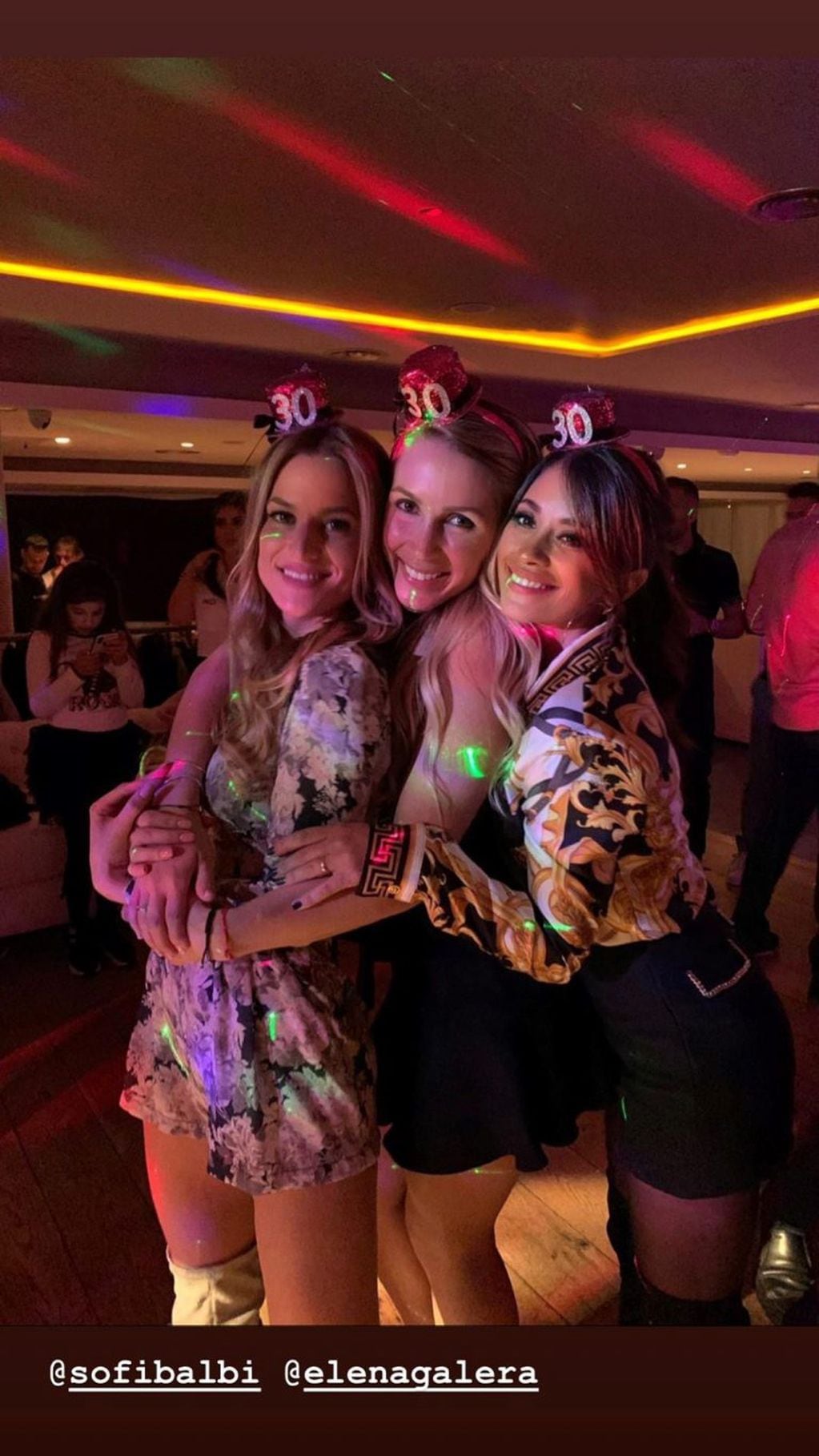 Elena Galera asistió al festejo con sus amigas. (Instagram/antonelaroccuzzo)