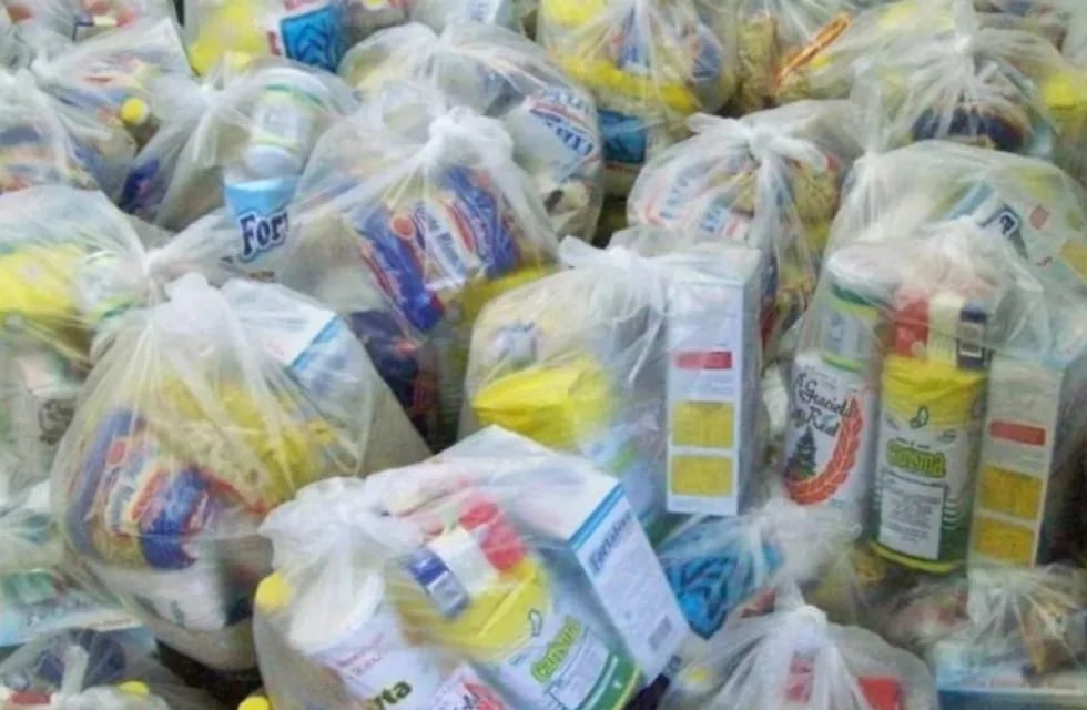 Vecinos de Trelew venden online la leche en polvo que reciben del bolsón de alimentos que entrega el Gobierno (imagen ilustrativa)