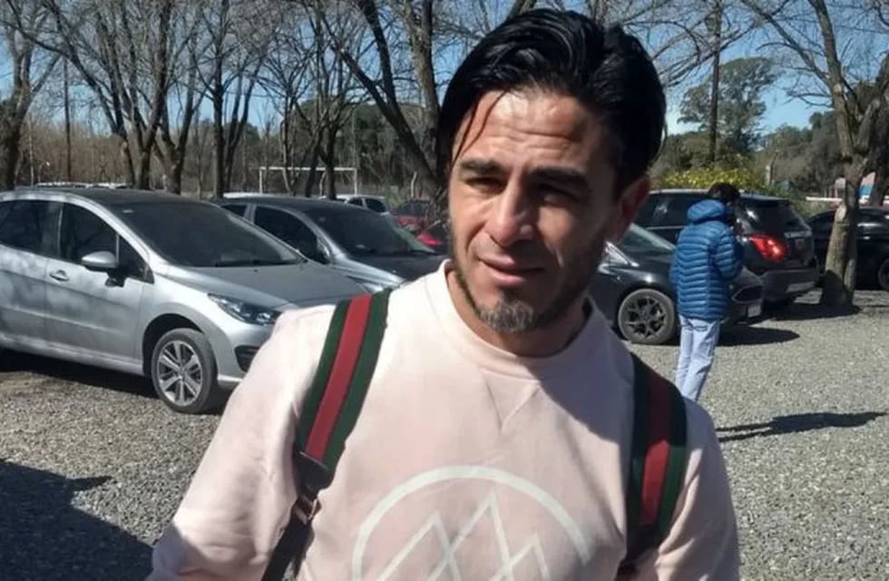 El cordobés ex River y Newell's le pidió permiso a Bernardi para entrenar con Belgrano, a la espera de nuevo club.