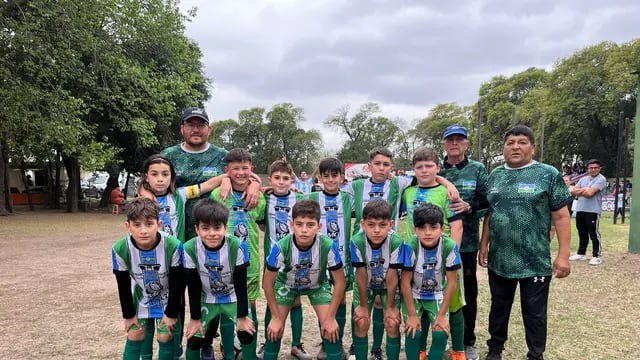 Equipo de Fútbol de Arroyito participando en Torneo de Canal 12