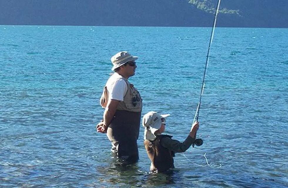 Pesca en Lago Puelo.