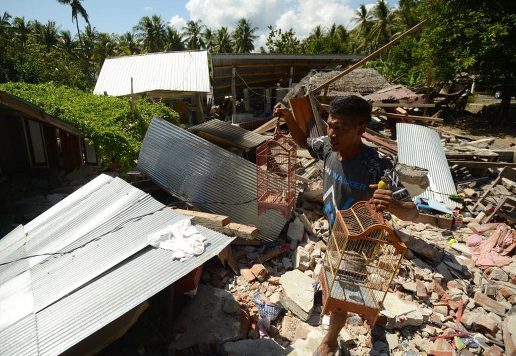 Los destrozos que provocó el terremoto en Indonesia (crédito: AFP).