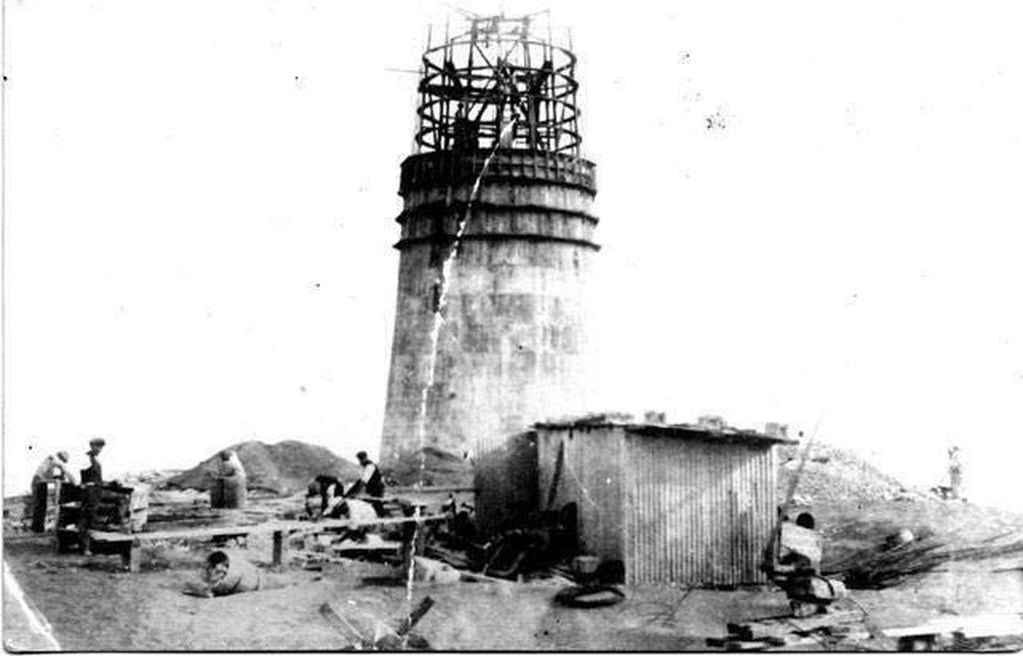 La construcción del faro de Claromecó comenzó en diciembre de 1921(foto: Facebook/claromecó en el recuerdo)