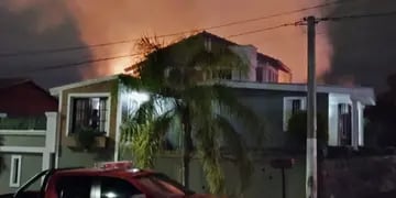 Incendio en barrio Quebrada de las Rosas.
