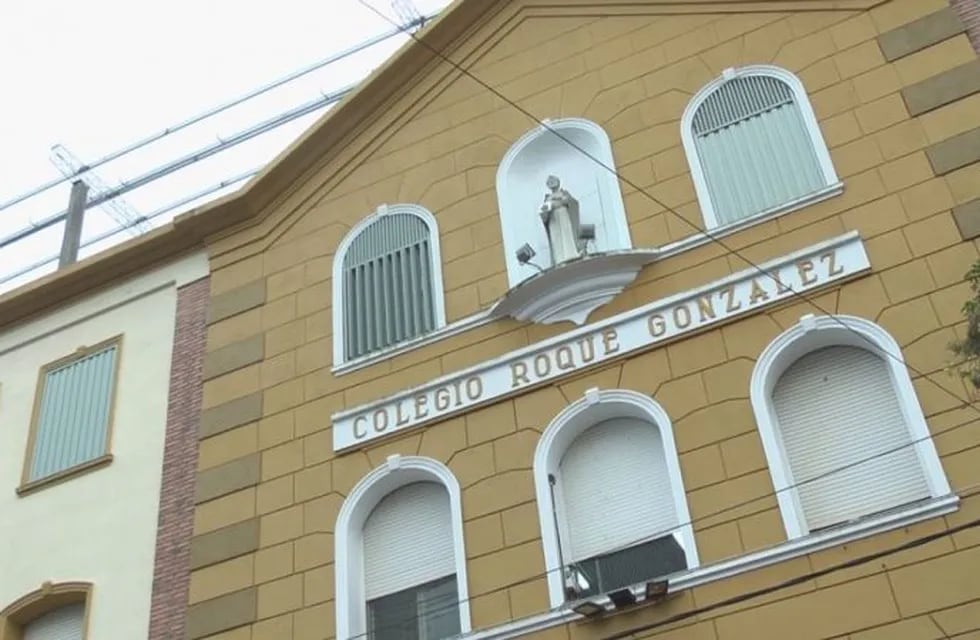 Colegio Roque González, en Posadas, donde asiste la joven que denunció haber sufrido un intento de abuso por parte del chofer escolar. (Foto: Misiones Online)